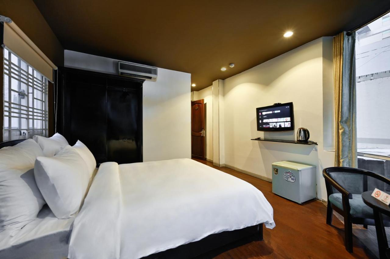 The Noble Swan Hotel New World Ho-Chi-Minh-Stadt Exterior foto